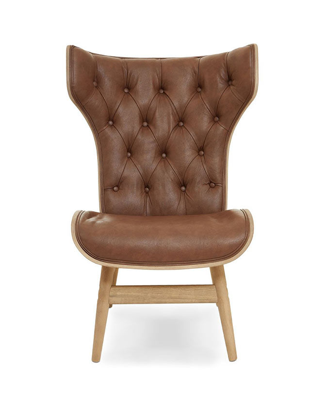 Prémium minőségű, kortárs stílusú, hajlított szilfából készült bőrhatású barna színű bársonnyal kárpitozott szárnyas relaxációs szék szembenézeti képe 