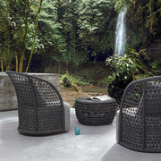 Kortárs stílusú, antracitszürke színű, forgatható, formatervezett kerti dizájn fotel.