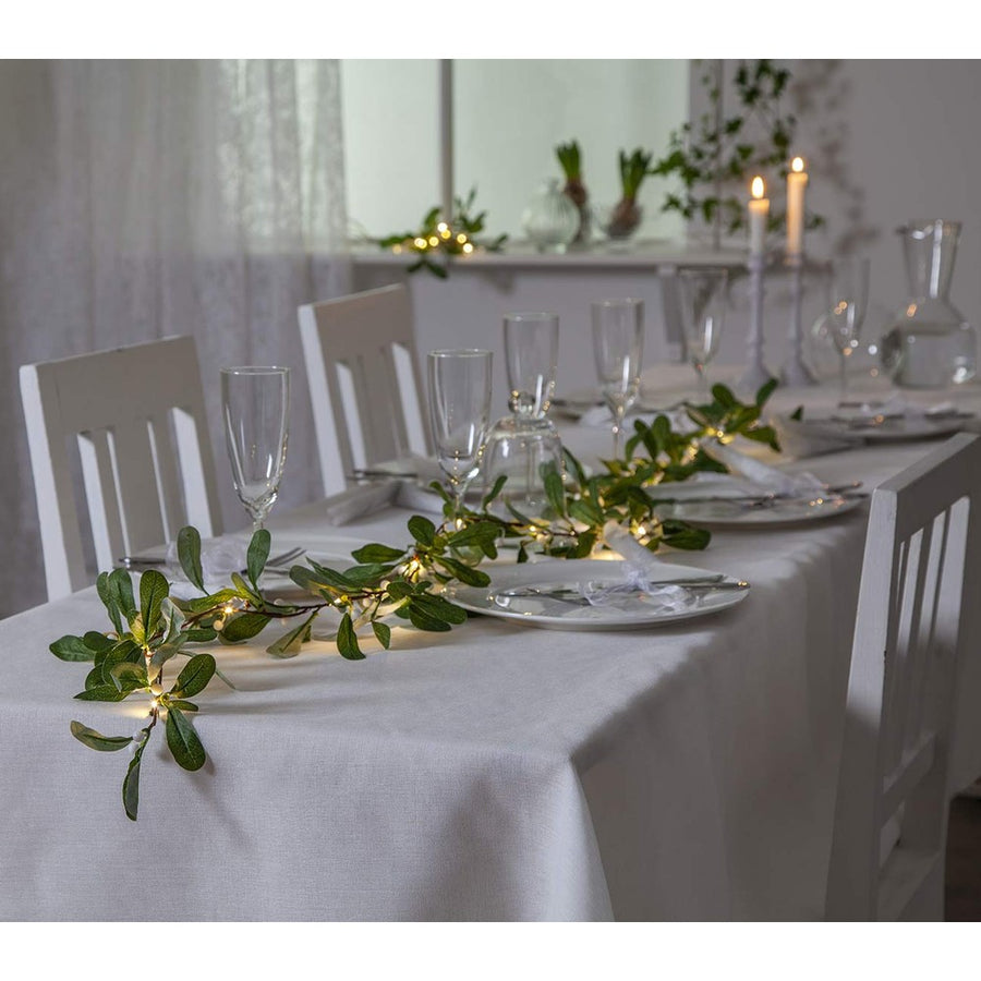 Karácsonyi fagyöngy girland műnövény, beépített, időzíthető meleg fehér fényű, harmatcsepp formájú LED világítással.