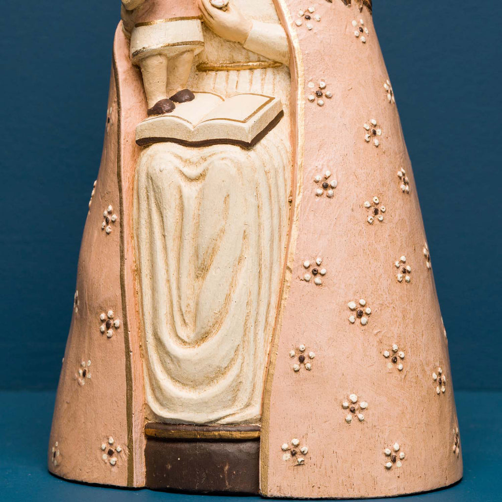 Az úgynevezett Hummel Madonnák egyik legnépszerűbb alakját, a Virágos Madonnát ábrázoló műgyanta figura