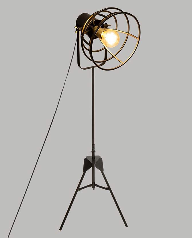Loft stílusú, 124 cm magas, fémből készült, 3 lábú tripod állólámpa