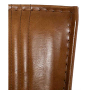 Loft stílusú, konyak színű kecskebőrrel kárpitozott, formaterezett, ergonomikus kialakítású, mangófa karfás karosszék