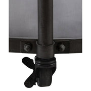 Impozáns méretű, 90 cm átmérőjű, fémből, fenyőfából és edzett üvegből készült, kerekekkel ellátott, loft stílusú dohányzóasztal