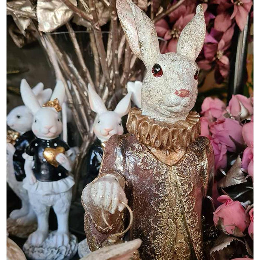 Nagyméretű, 57 cm magas, Fub Funky stílusú, rokokó kosztümös nyuszifigura órával a kezében