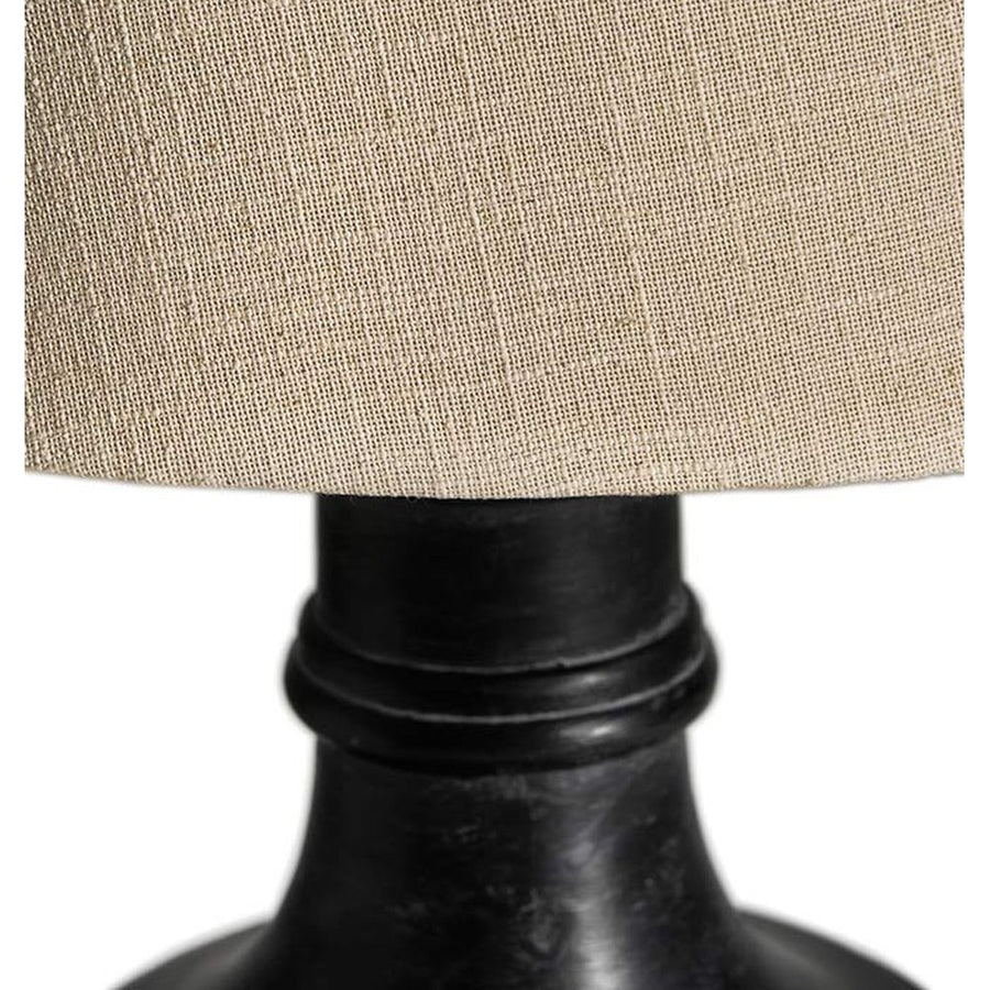 Prémium kategóriás, mangófából faragott nagyméretű, antik fekete színű asztali lámpa, pamut lámpaernyővel