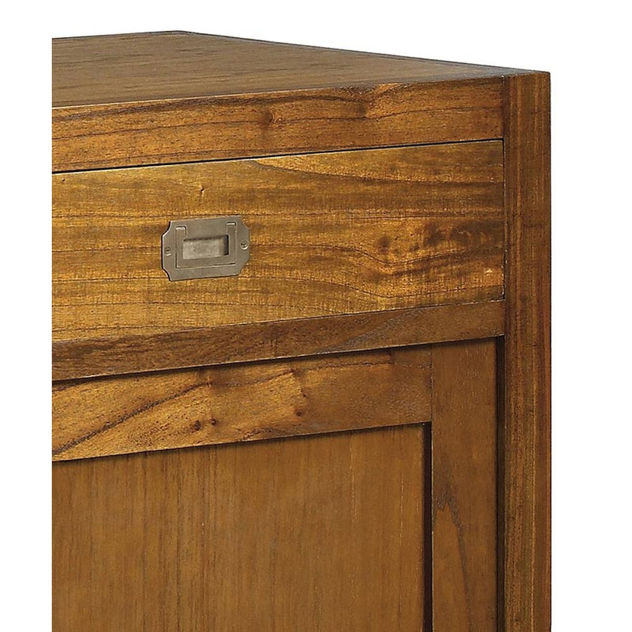 Nagyméretű, loft stílusú, mindifából készült kézműves tálalószekrény fiókjának részlete.