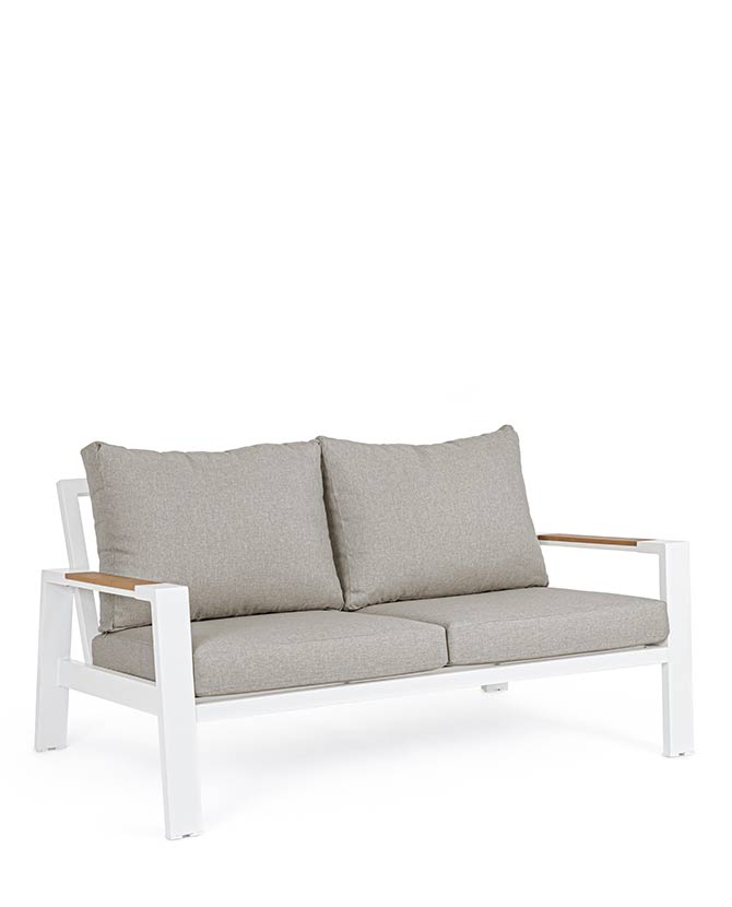Modern fehér színű kerti kanapé bézs színű ülő és hátpárnákkal. 