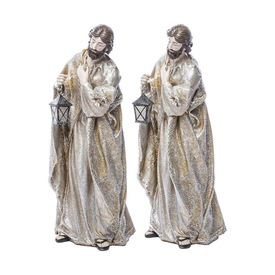 Karácsonyi betlehem József figurája lámpással a kezében