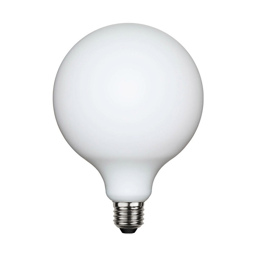 Matt felületű opál LED izzó.