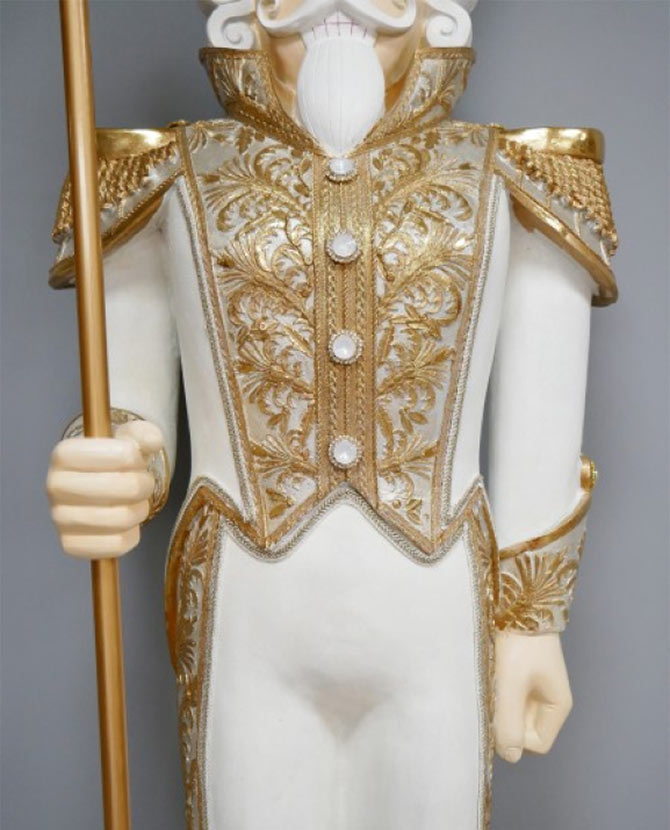 Prémium minőségű, exkluzív, barokkos megjelenésű, 200 cm magas, óriás karácsonyi diótörő figura.