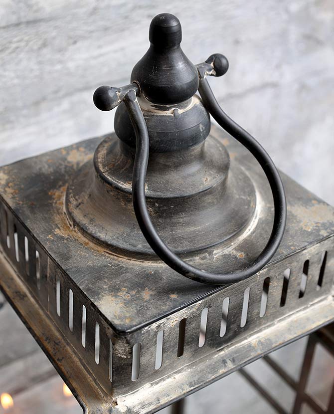 Óriás, 100 cm magas, vintage stílusú, antik szén színű patinás felületű fémből készült lámpás