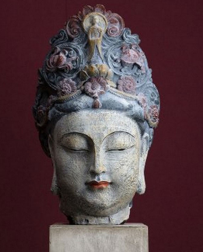 Oriental stílusú, kézzel készét, antikolt felületű buddha fej szobor