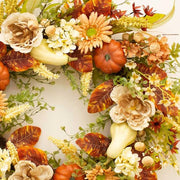 Exkluzív megjelenésű, őszi hangulatú, élethű kivitelezésű, 75 cm átmérőjű, vidéki vintage stílusú, mesterséges mű, dísztökös ajtókopogtató koszorú.