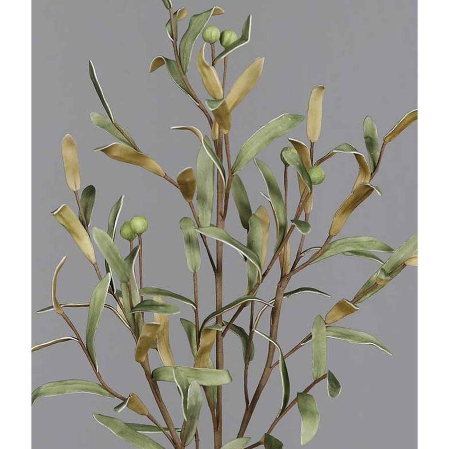 Olajbogyókkal díszített polifoam olíva ág műnövény.