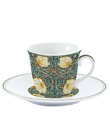 William Morris által tervezett, növényi inda és virágmintákkal díszített porcelán teáscsésze csészealjjal díszdobozba csomagolva.