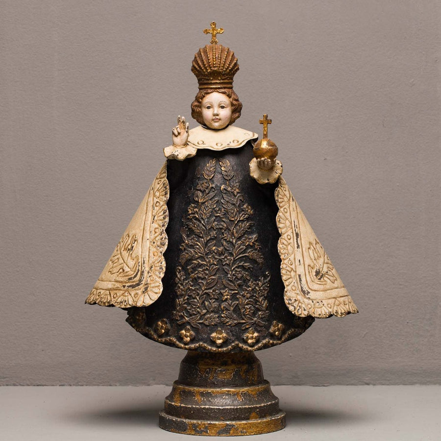 Prágai Kis Jézust ábrázoló figura.