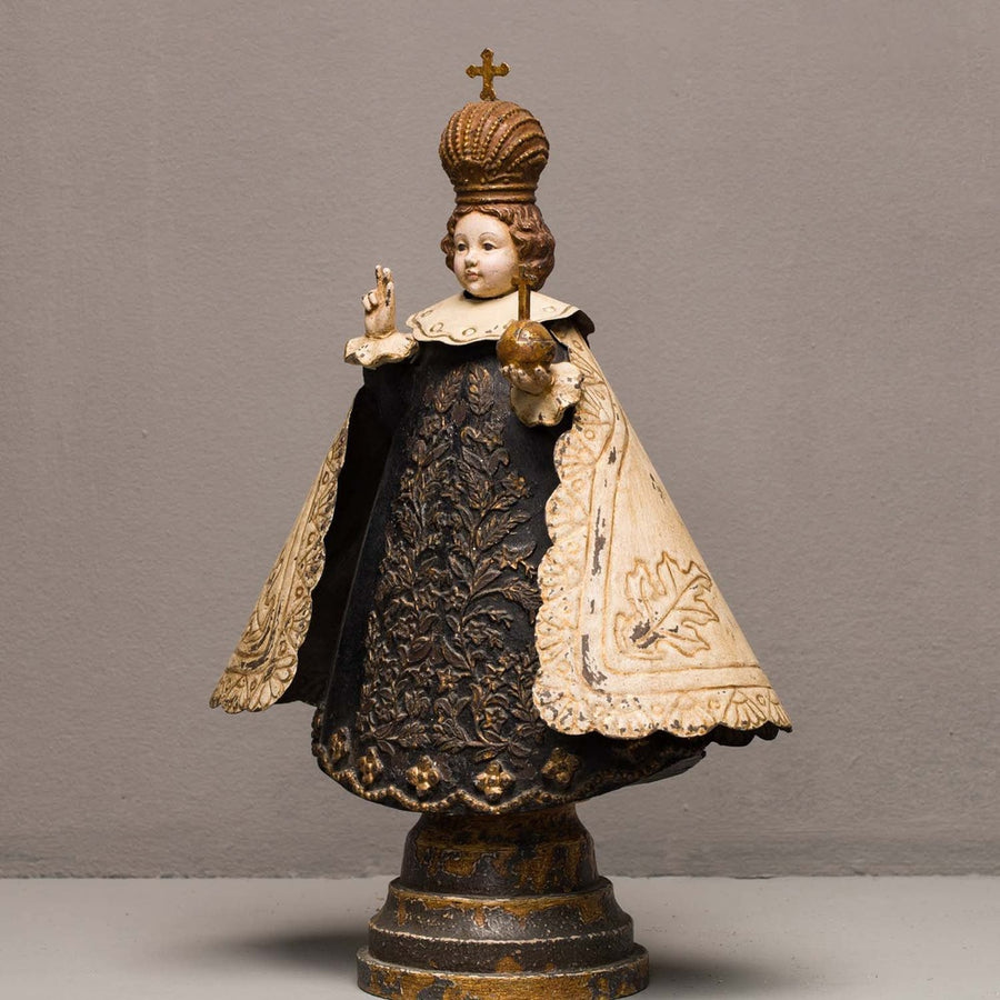 Prágai Kis Jézust ábrázoló figura.