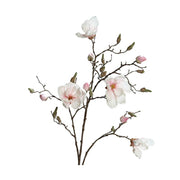 Élethű, halvány rózsaszín színű magnólia művirág, nyílt, bimbós és rügyező virágokkal.