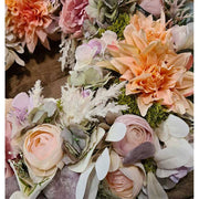 Exkluzív, prémium minőségű, élethű mesterséges művirágokból készült, nagyméretű ajtókopogtató koszorú 