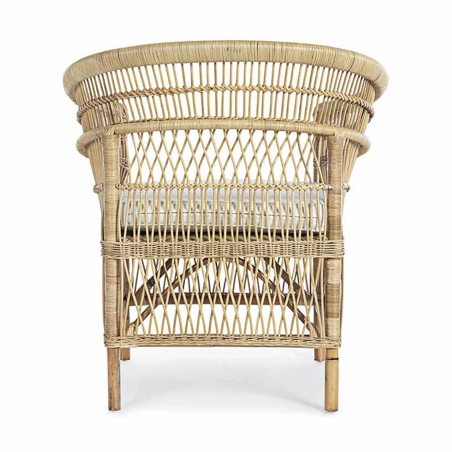 Skandináv és mediterrán stílusú, rattanból készült fotel, ekrü színű pamutvászon ülőpárnával.