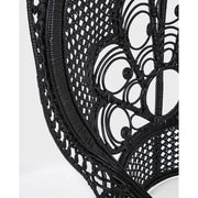 Valódi rattanból készült, fekete színű kézműves páva fotel, ekrü színű ülőpárnával.