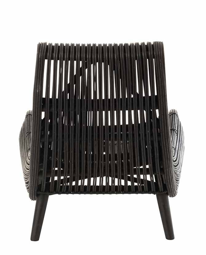 Fekete színű formatervezett rattan pihenő-relaxációs fotel.