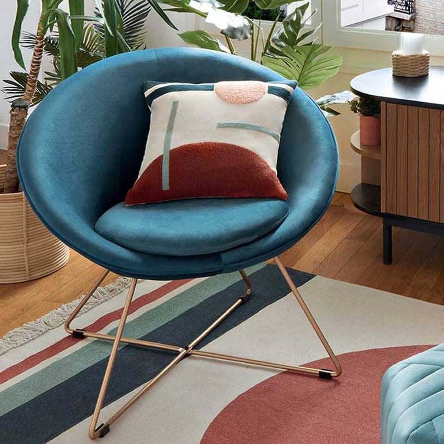 2 db modern retro stílusú, olajkék színű bársonnyal kárpitozott fotel, arany színű fém lábakkal