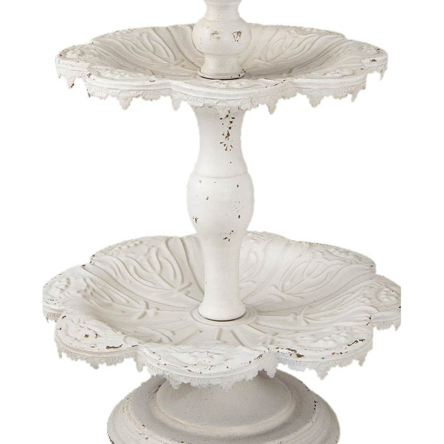 Shabby Chic stílusú, antikolt felületű, törtfehér színű, dombormintás, 3 szintes exkluzív, antikolt fehér színű süteményes kínáló közeli képe