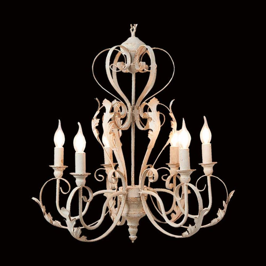 Shabby Chic stílusú, krém színű, antikolt felületű, fém akantuszlevelekkel díszített, 6 karú "Antoinette" fém csillár , világító gyertyaformájú izzókkal fekete háttér előtt 