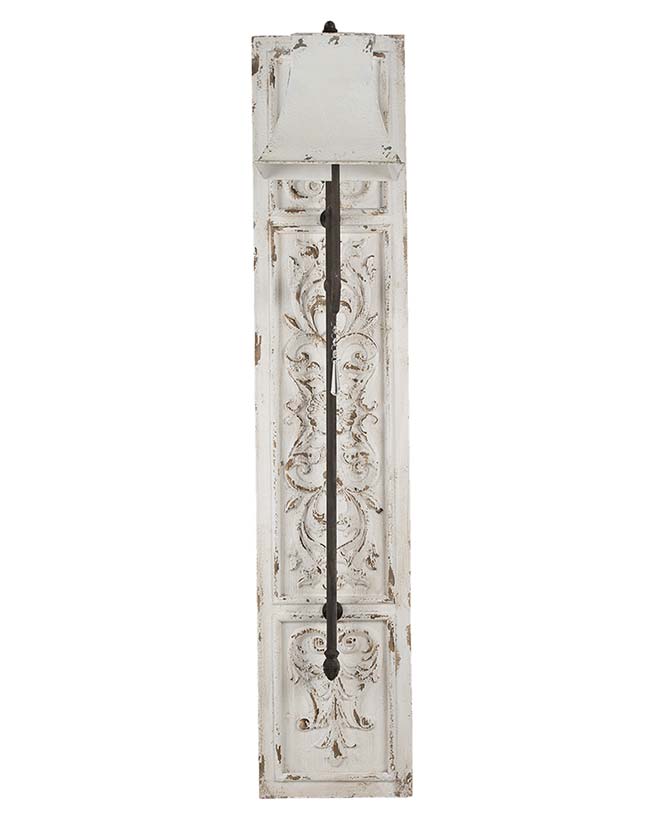 Shabby Chic stílusú, 148 cm magas, krém színű, antikolt felületű, faragott falpanelre szerelt falilámpa