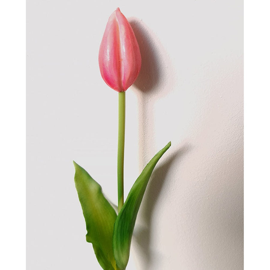 Élethű megjelenésű, rózsaszín színű bimbós tulipán művirág