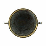 Patinás óarany színű, dombormintával díszített talpas fémkaspó.