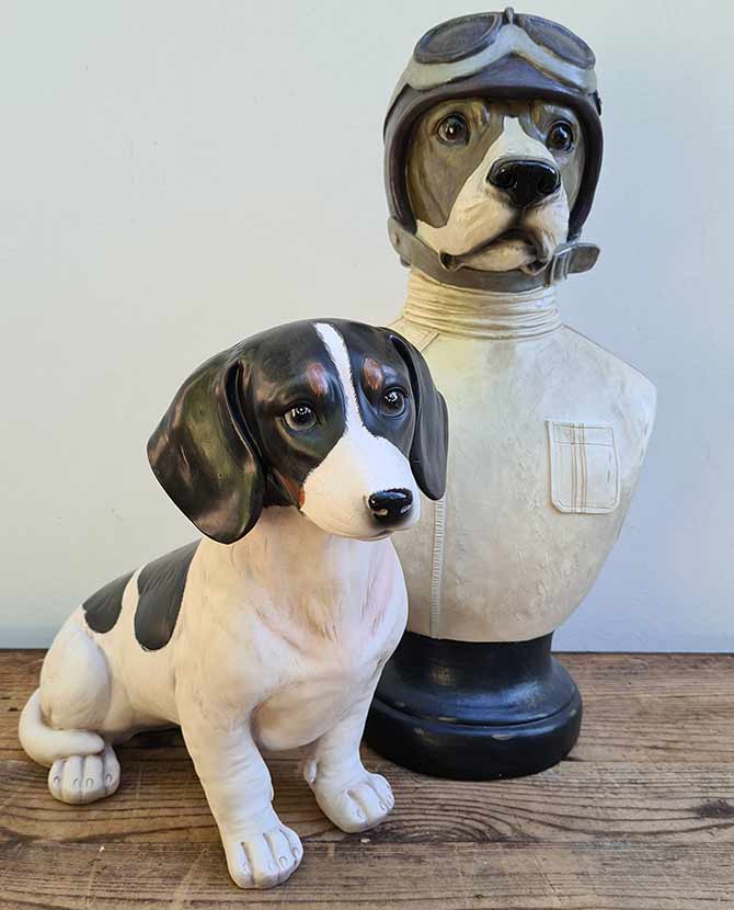 Vintage stílusú, nagyméretű, krém színű, foltos kölyök kutya figura
