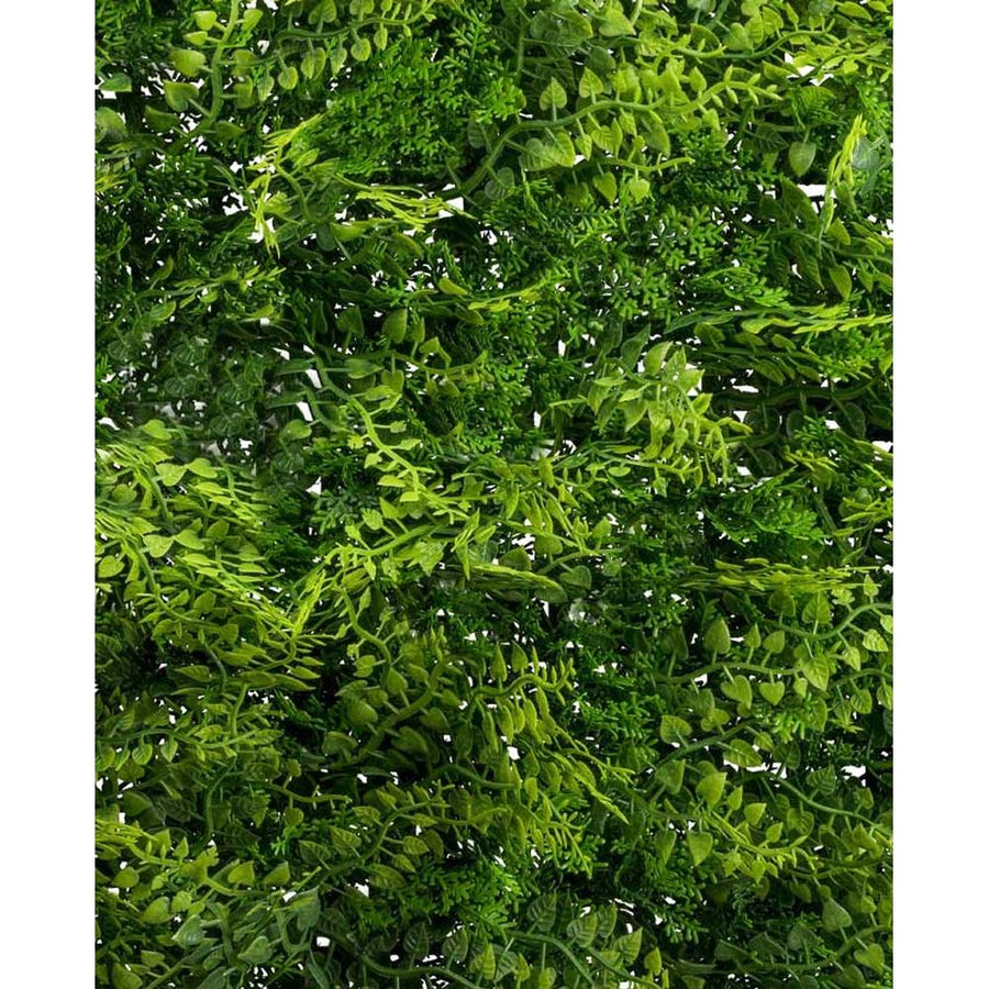 Élethű mű páfránylevelekből és mohákból készült, 50 cm hosszú és 50 cm széles, UV álló mesterséges növényfal panel.