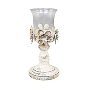 Shaby Chic, vintage stílusú kopottan sikkes megjelenésű, antikolt krém színű fém virágokkal díszített üvegkelyhes gyertyatartó