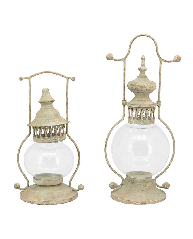 2 darab, vintage stílusú, viharlámpa formájú lámpás, antikolt fém felülettel