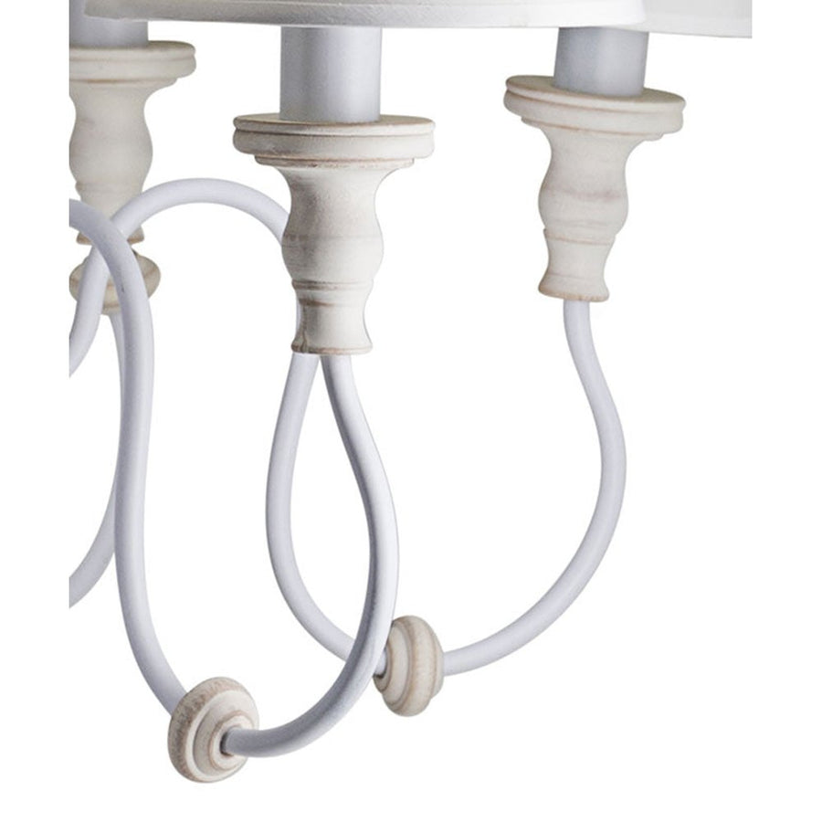 Vintage stílusú, szilfából és fémből készült, pasztell színű, 6 karú, szövet lápaernyős kézműves csillár lámpa karjainak közeli képe