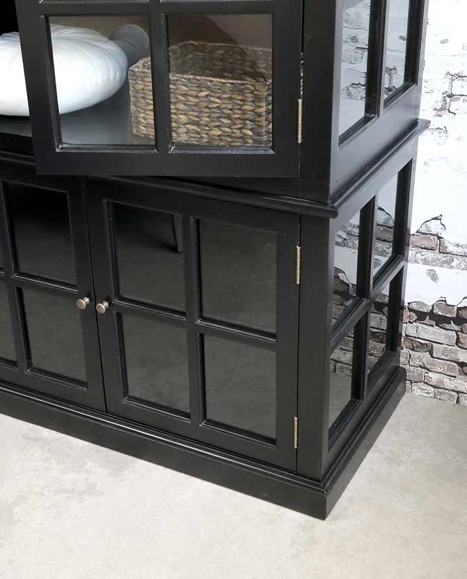 Vintage stílusú, prémium minőségű, óriás méretű, 220 cm hosszú és 196 cm magas, nyárfából készült, antik fekete színű 8 ajtós vitrines szekrény