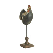 Vintage stílusú, dekoratív megjelenésű 34 cm magas, műgyantából készült kakas figura fa talapzaton