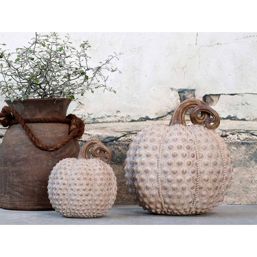 2 féle méretű antik arany latte színű dombormintás dísztök dekoráció barna vázával.