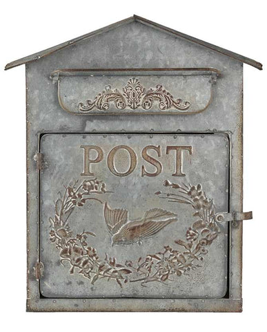 Vintage stílusú, fémből készült, madaras és növényi dombormintával díszített, post feliratú postaláda