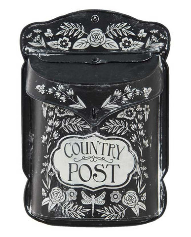 Vintage stílusú, fémből készült, fehér színű növényi dombormintával díszített, "Country Post" feliratú antik fekete dekor postaláda