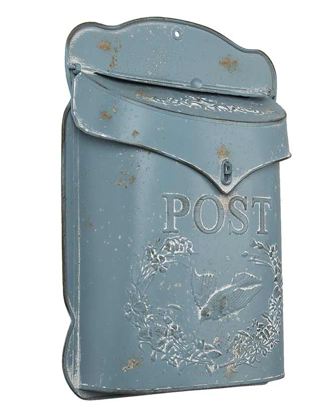 Vintage stílusú, fémből készült, antikolt kék színű, madaras és növényi dombormintával díszített, post feliratú postaláda