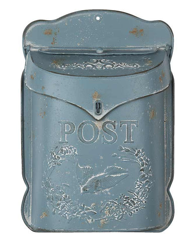 Vintage stílusú, fémből készült, antikolt kék színű, madaras és növényi dombormintával díszített, post feliratú postaláda
