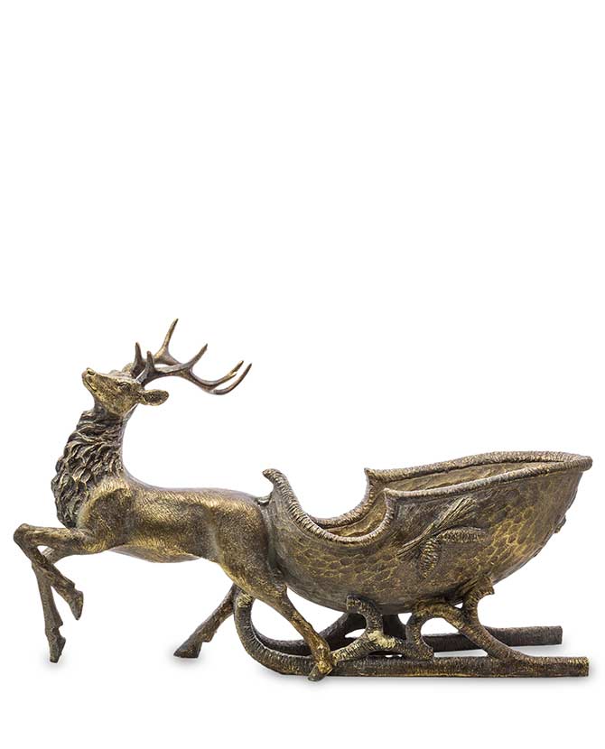 Antikolt felületű, aranyszínű, szarvas húzta karácsonyi szán dekoráció.