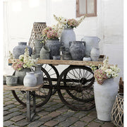 Vintage stílusú, vásári kerekes faasztal