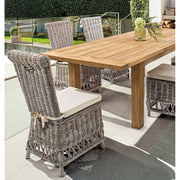 Provanszi stílusú, rattanból készült étkezőszék levehető ekrü színű lenvászon ülőpárnával.