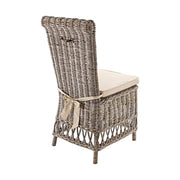 Provanszi stílusú, rattanból készült étkezőszék levehető ekrü színű lenvászon ülőpárnával.