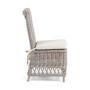 Provanszi stílusú, rattanból készült étkezőszék levehető ekrü színű lenvászon ülőpárnával.
