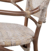 Vintage stílusú, természetes rattanból készült, bézs és barna színű kézműves karosszék.